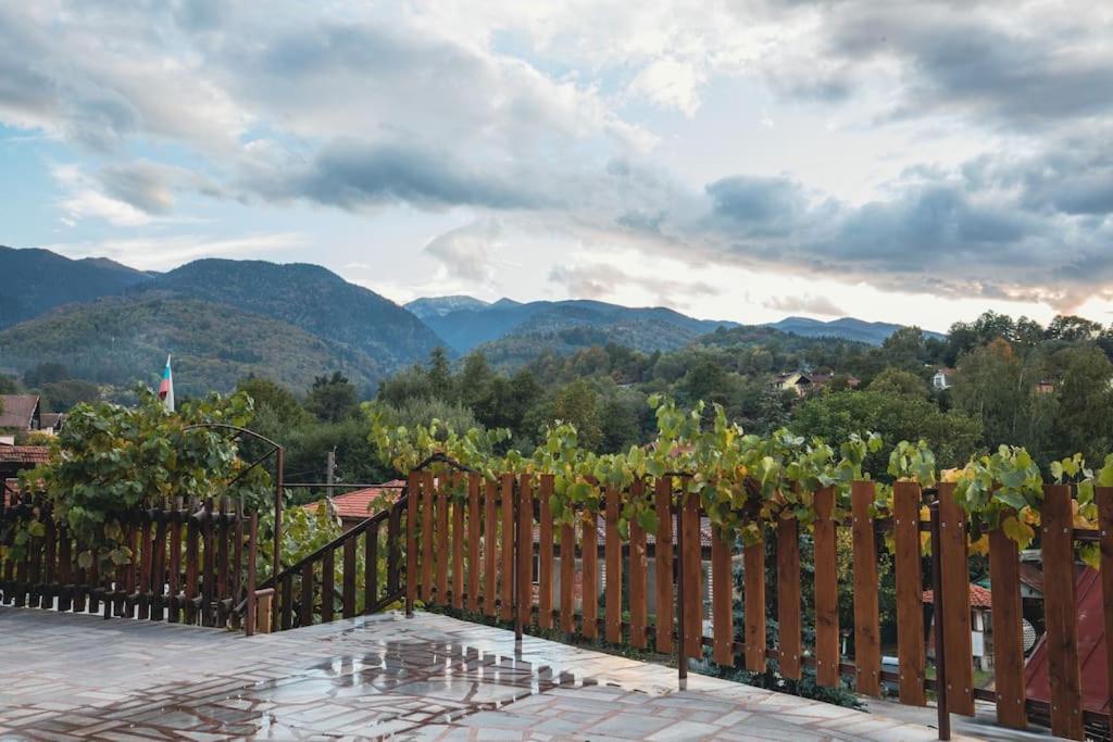 Duvaro Guesthouse Raduil Exterior foto